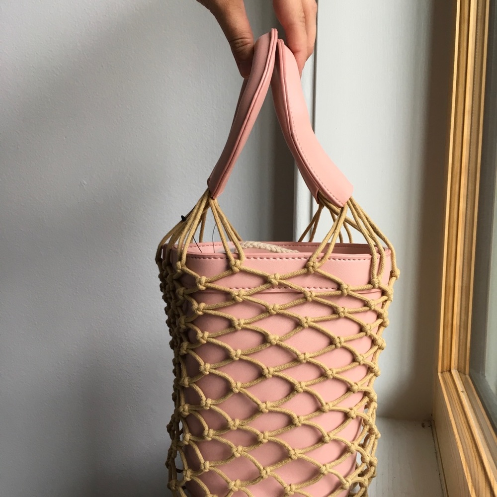 Melie Bianco Net Bucket Bag in Pink - Picture 3 of 7